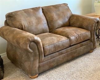 Broyhill Rustic Faux Leather/Suede Nailhead Loveseat Sofa/Couch 37x68x38in HxWxD