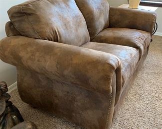 Broyhill Rustic Faux Leather/Suede Nailhead Loveseat Sofa/Couch 37x68x38in HxWxD
