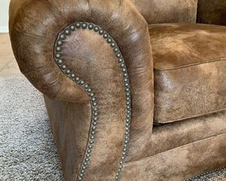 Broyhill Rustic Faux Leather/Suede Nailhead Oversized Chair 37x68x38in HxWxD