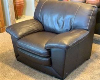 Natuzzi Editions Contemporary Leather Oversize ChairCouch Dark Chocolate 37x40x36in HxWxD