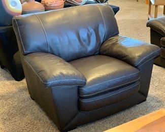 Natuzzi Editions Contemporary Leather Oversize ChairCouch Dark Chocolate 37x40x36in HxWxD