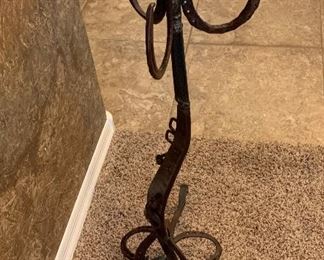Rustic Western Horseshoe Hat/Coat Rack Stand 62in H x 18x18in HxWxD