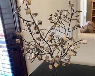 Metal decor tree 18in H