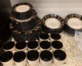 Set of Dinnerware Gourmet basics by Mikasa Strata