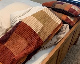 Queen Browntone bedding Queen sz