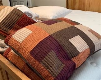 Queen Browntone bedding Queen sz