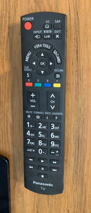 32in Panasonic Viera 720p LCD TV TC-32LX44 20x30x5in HxWxD