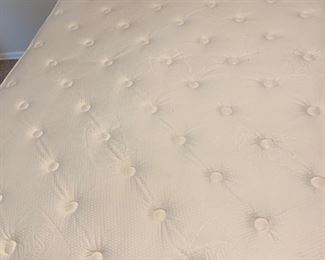 #2 Mexican Rustic Queen Bed w/ Sealy Pillow Top Mattress 64x61x87in HxWxD