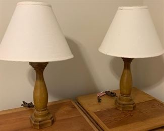 2pc Lamps Pair 27in H x 15in diameter