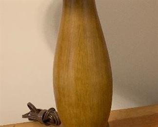 2pc Lamps Pair 27in H x 15in diameter