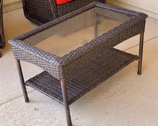 All weather Patio Table 20x21x33in HxWxD
