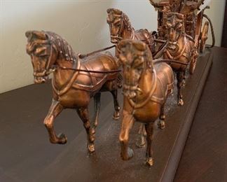 Covered Wagon United Clock Corp Vintage 10x19.5x4.5in HxWxD