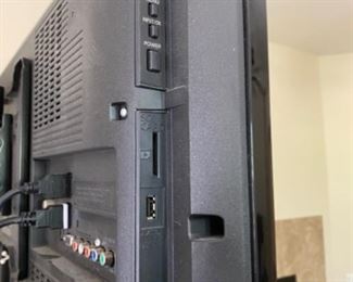 Panasonic 32” flat panel tv 29.5 x 18
