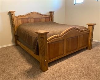 Rustic Mexico king size bed with spring air pillow top mattress 95x85x58 HxWxD