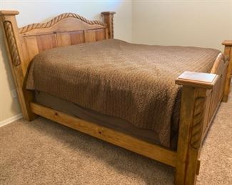Rustic Mexico king size bed with spring air pillow top mattress 95x85x58 HxWxD