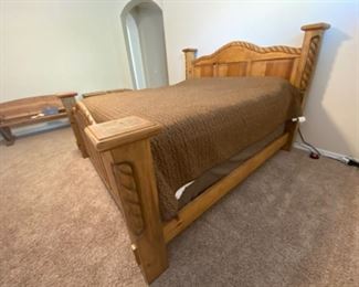 Rustic Mexico king size bed with spring air pillow top mattress 95x85x58 HxWxD
