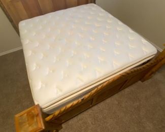 Rustic Mexico king size bed with spring air pillow top mattress 95x85x58 HxWxD
