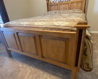 #3 Mexican Rustic Queen Bed w/ Sealy Pillow Top Mattress 64x61x87in HxWxD