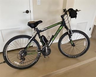 Trek 3500 3-Series Mountain Bike 18”