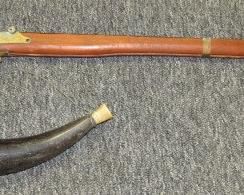 1970's Toy Kentucky Rifle w/Powder Horn