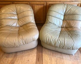 https://sbsos.care/shop/ols/products/pair-leather-velda-chairs-belgium