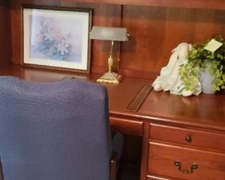 Beautiful desk and chair Ethan Allen