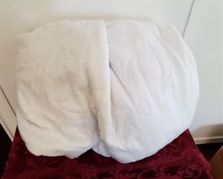 J-50   $3   Mattress pad-Full/Queen