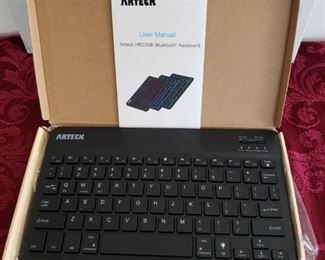 J-3   $10   Atec Bluetooth Keyboard - used once