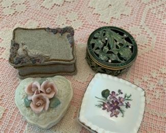 CG-20 Trinket  Boxes
                  $8.00 Set
