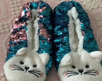 CG-29 Brand New Kitty Cat Slippers 
                 $5.00