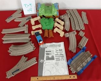 D-T-44   $18  Thomas and Friends TrackMaster 5 in 1 Great Railway Set