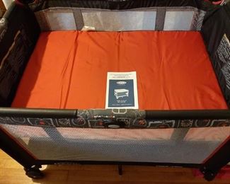 D-T-276  $45   Graco Pac 'n Play  Play yard w/Bassinet insert