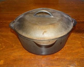 TE-32 - Griswold Dutch Oven - $85