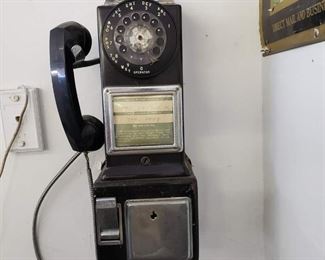Old Payphone
Executor says it works