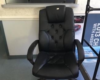 Desk chair in good condition