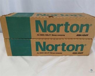 Norton Tri-Style Door Controls	
2 Norton Tri-Style Door Controls #8501 in Aluminum.
