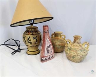 Southwestern Decorative
4 pieces total. Includes plastic lamp (shade needs to be replaced) and 3 vases.