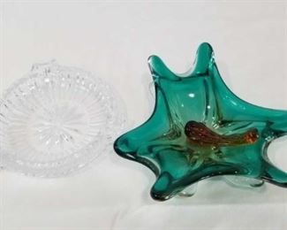 Glass Flower Cigar Ashtray with Stamper and more	
Teal with Brown Flower Design Cigar Ashtray with a Glass Stamper 9" Diameter with 3.5" Stamper and 7" Glass Ashtray