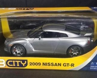 Jada Dub City 2009 Nissan GT-R 1:18 Die-Cast Car	
New in Original Box, 2009 Nissan GT-R 1:18 Die-Cast Car