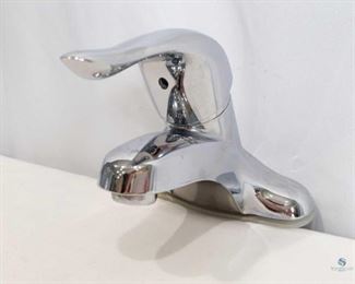 Moen Faucet	
Moen 4600 Faucet. Chrome. Used. Includes the parts/pieces shown only.