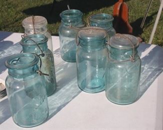 VINTAGE BLUR JARS