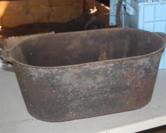 CAST IRON FOOTED POT