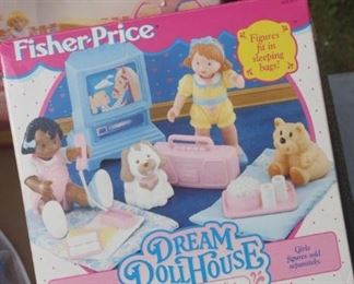 FISHER PRICE DREAM DOLL HOUSE FURNITURE