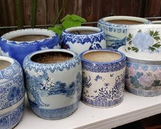 blue willow style outdoor pots, blue and white planters