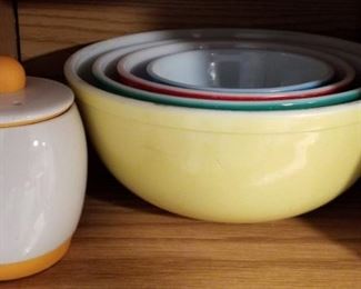 Pyrex Primary Colors Nesting Bowls Set of 4