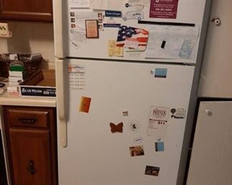 GE Refrigerator - No Contents