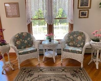 5 piece wicker set Chairs have cushions
150.00
Text to buy