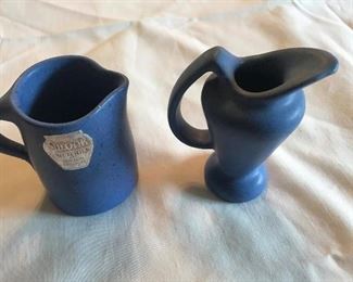 2 pieces - pitchers