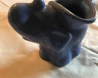 Niloak Blue planter/vase - Elephant