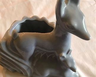 Niloak gray deer planter - small